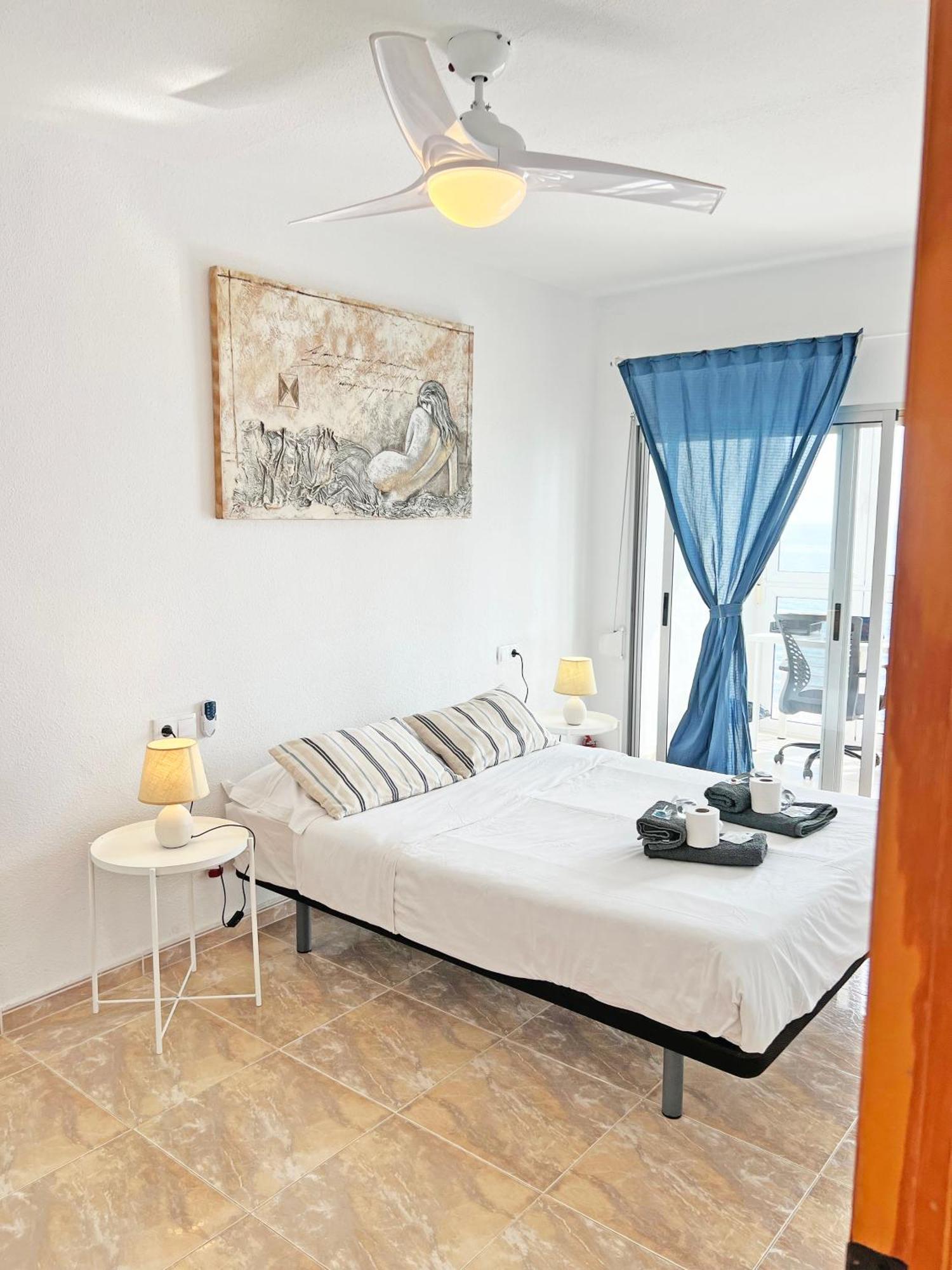Atico Frente Al Mar 2 Terrazas Barbacoa Y Parking Sujeto A Disponibilidad Apartment El Campello Ngoại thất bức ảnh