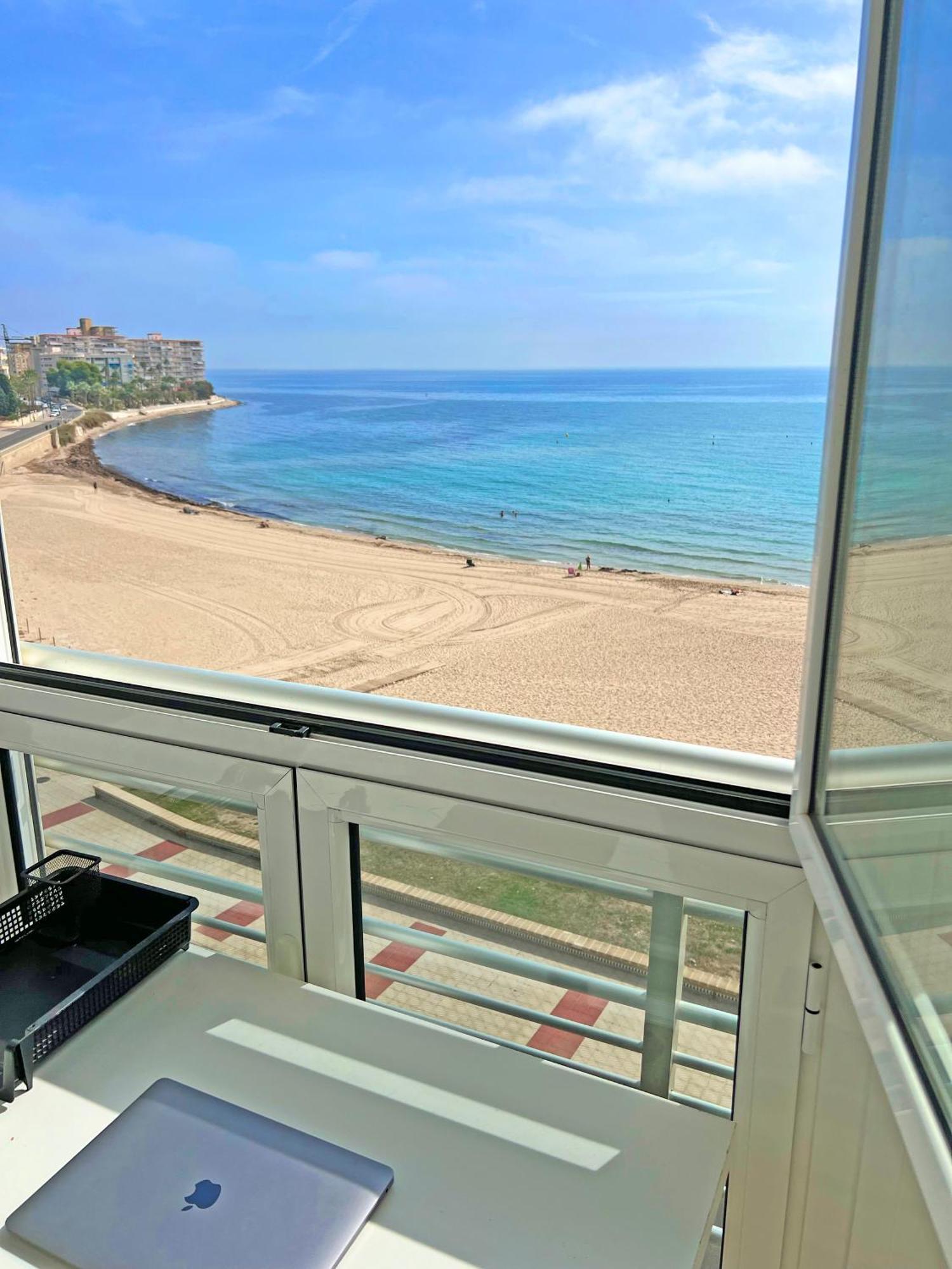 Atico Frente Al Mar 2 Terrazas Barbacoa Y Parking Sujeto A Disponibilidad Apartment El Campello Ngoại thất bức ảnh