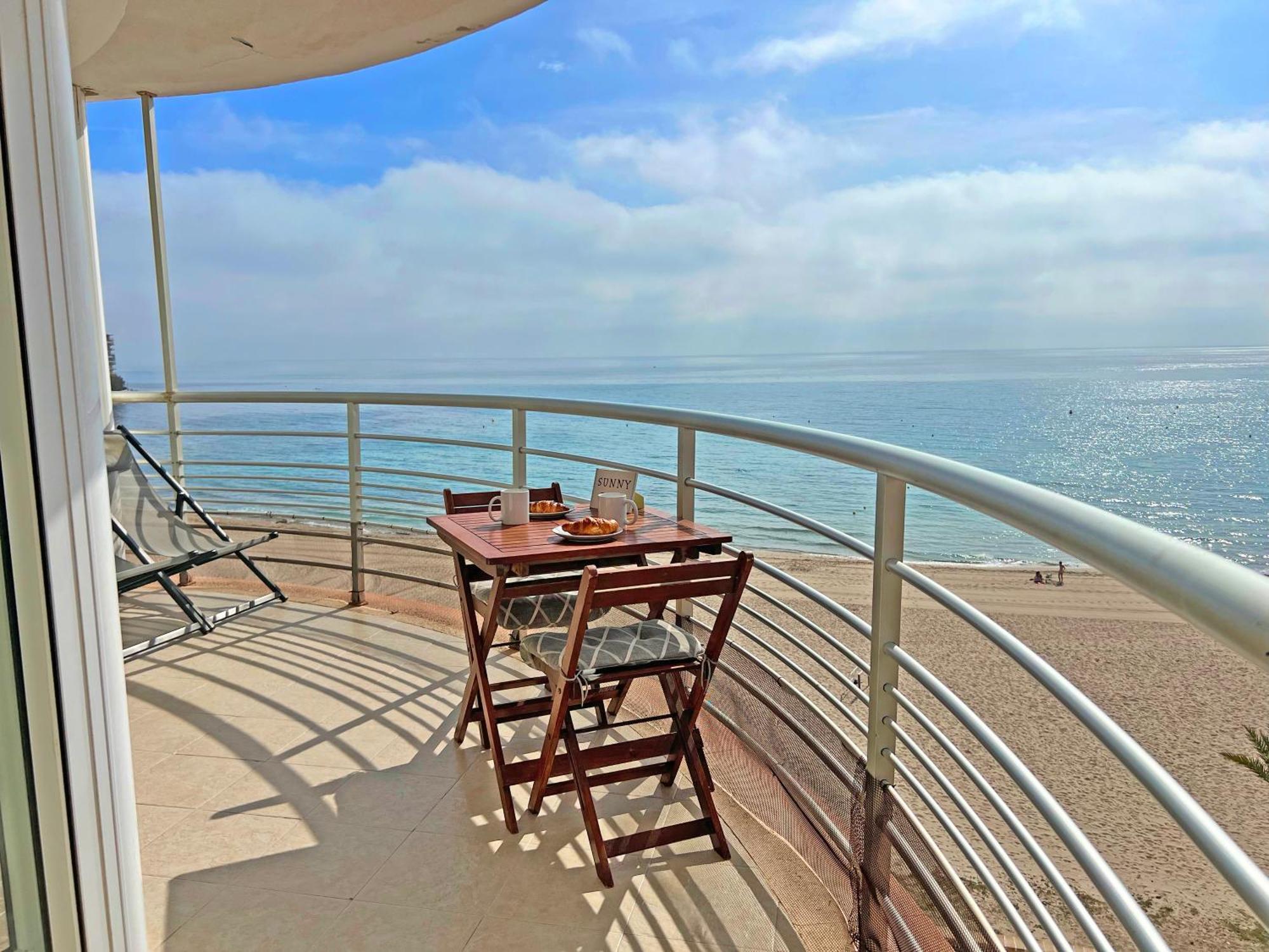 Atico Frente Al Mar 2 Terrazas Barbacoa Y Parking Sujeto A Disponibilidad Apartment El Campello Ngoại thất bức ảnh