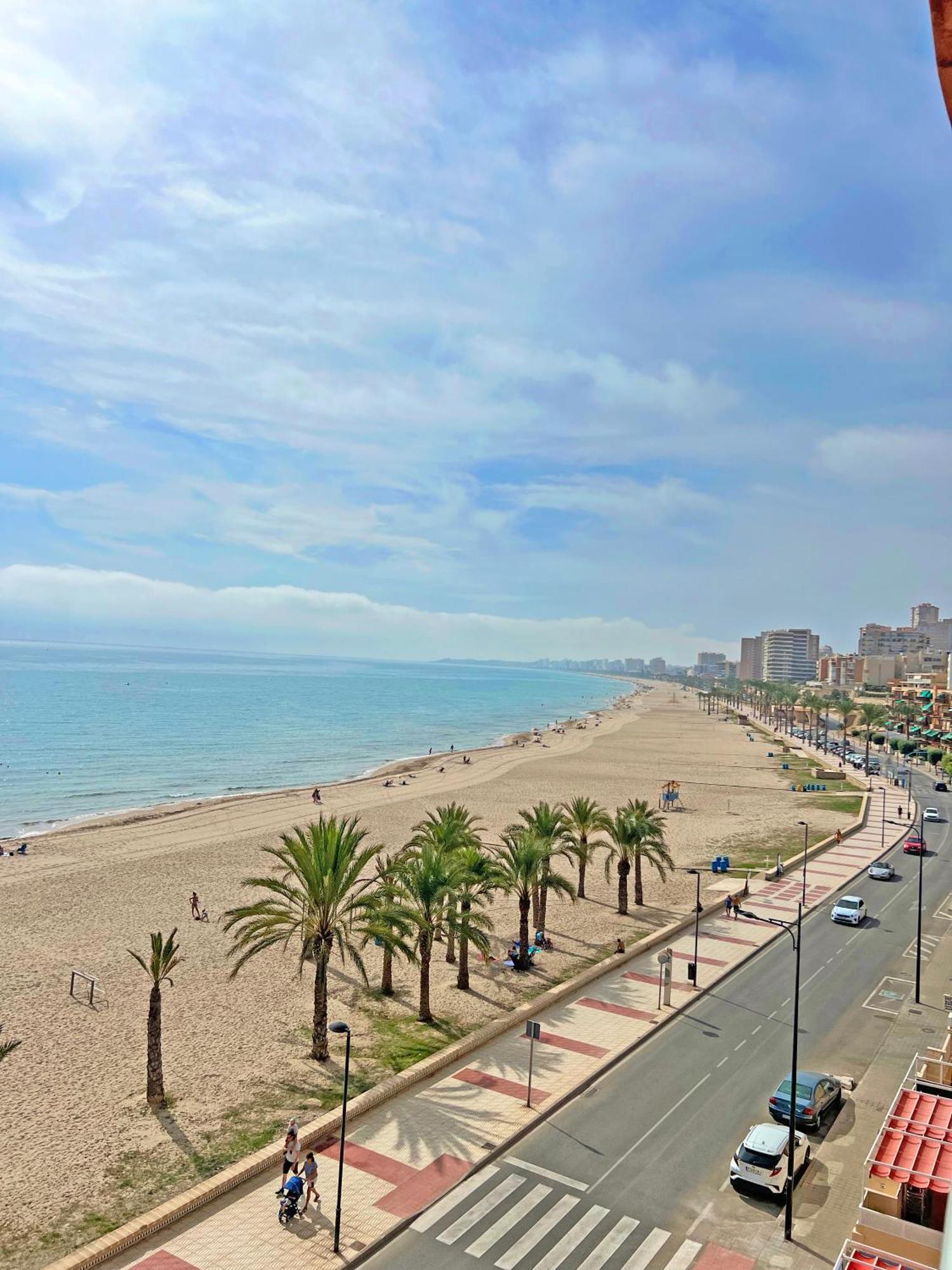 Atico Frente Al Mar 2 Terrazas Barbacoa Y Parking Sujeto A Disponibilidad Apartment El Campello Ngoại thất bức ảnh